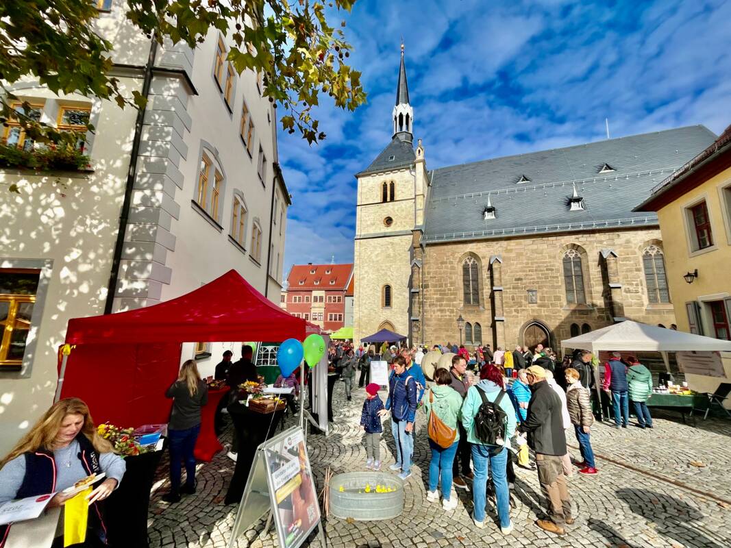 Impressionen vom Eisenberger Landmarkt