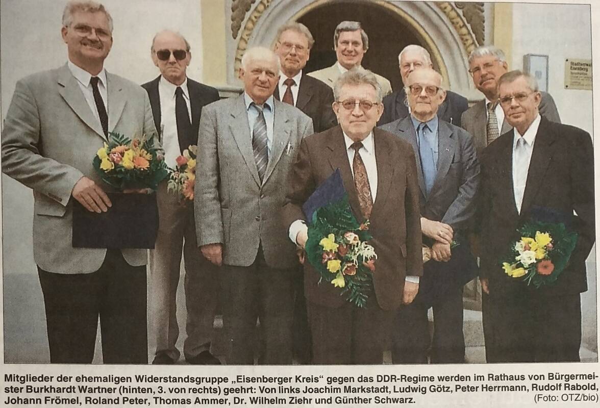 Zeitungsausschnitt zur Ehrung der Mitglieder des Eisenberger Kreises
