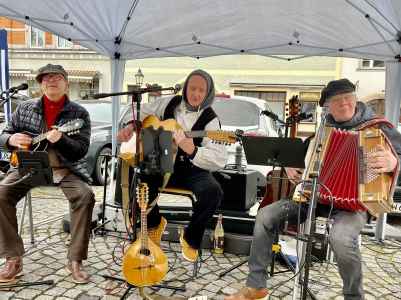 Musikertrio "Die Lanz-Leut" auf dem Frühlingsmarkt