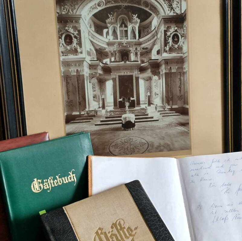 Gästebücher aus der Schlosskirche St. Trinitatis