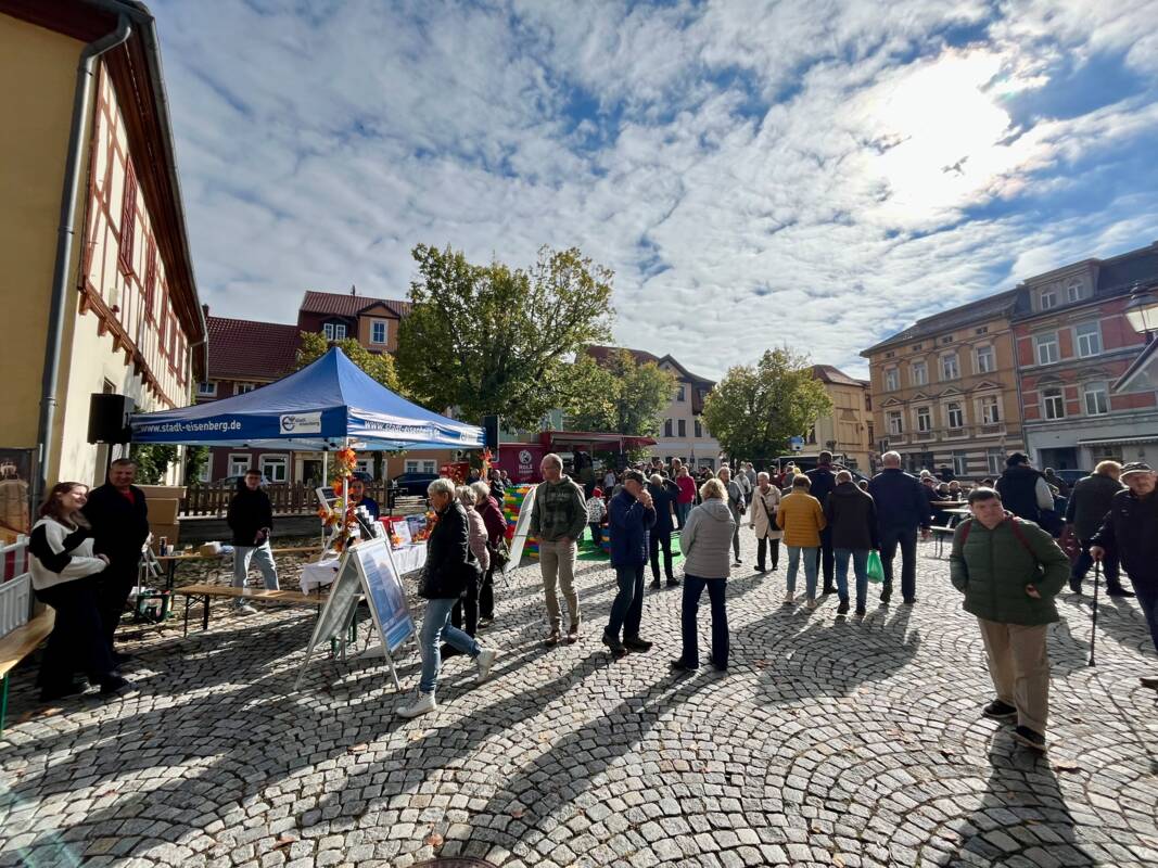 Impressionen vom Eisenberger Landmarkt